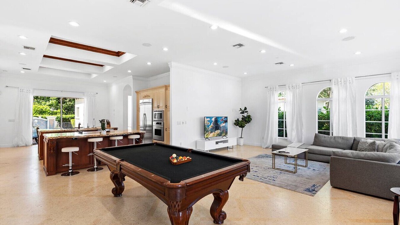 Photo of Livingroom in South Lake