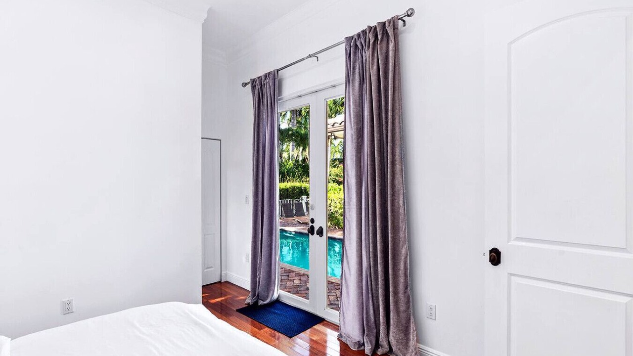 Photo of Bedroom in South Lake