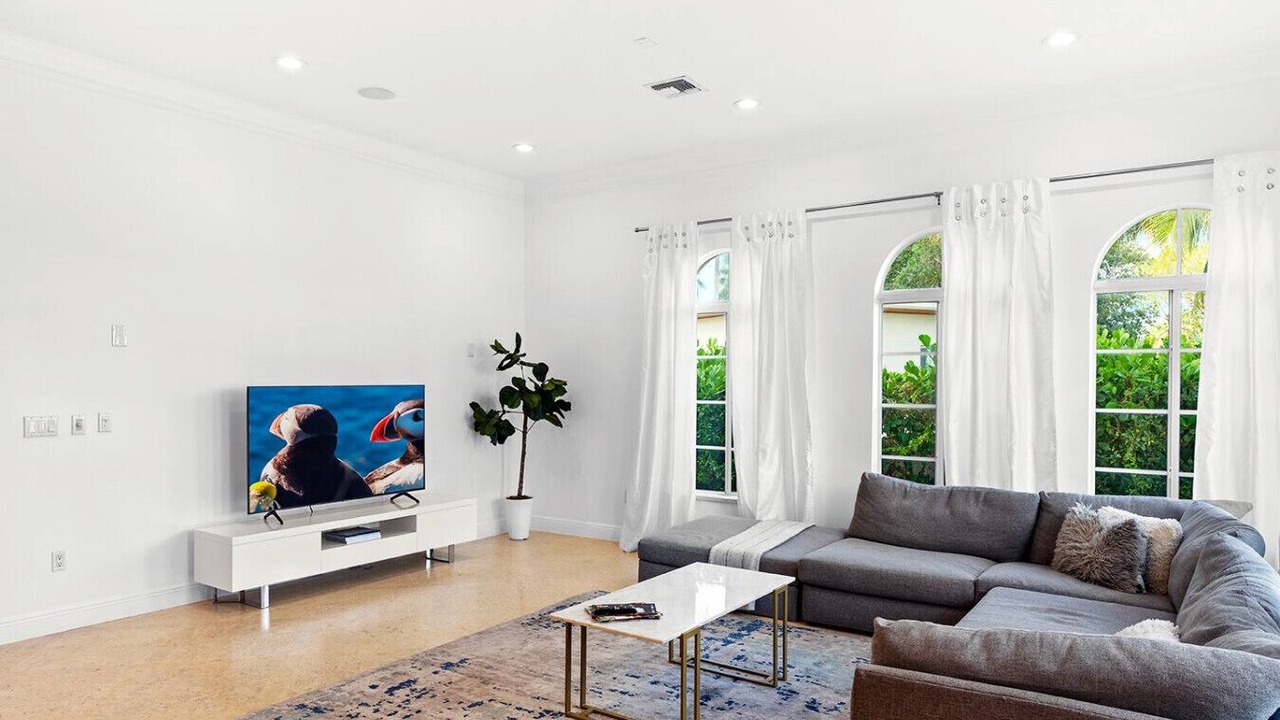 Photo of Livingroom in South Lake