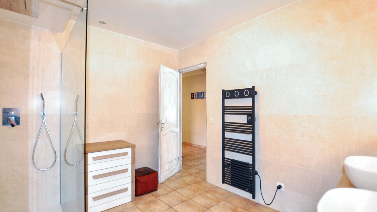 Photo of Bathroom in Saleilles