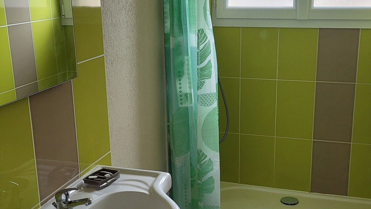Photo of Bathroom in Saint-Etienne-en-Cogles