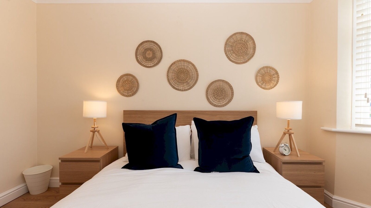 Photo of Bedroom in Chessington North and Hook