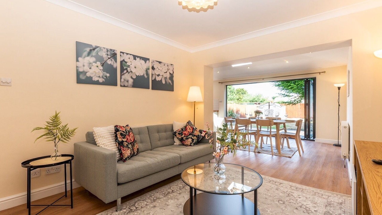 Photo of Livingroom in Chessington North and Hook