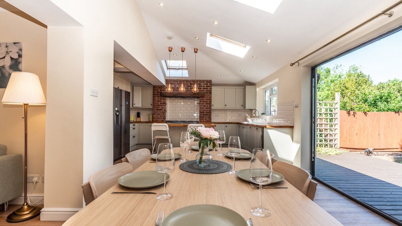 Photo of Others in Chessington North and Hook