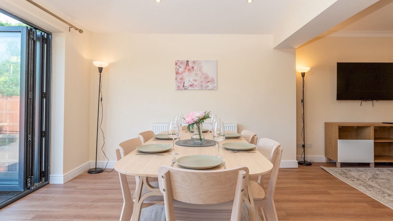 Photo of Others in Chessington North and Hook