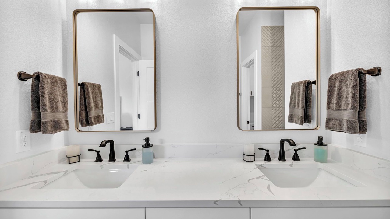 Photo of Bathroom in Point Venture