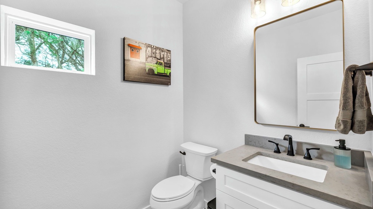 Photo of Bathroom in Point Venture