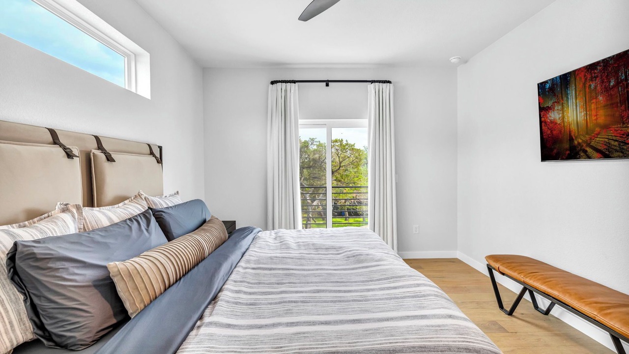 Photo of Bedroom in Point Venture