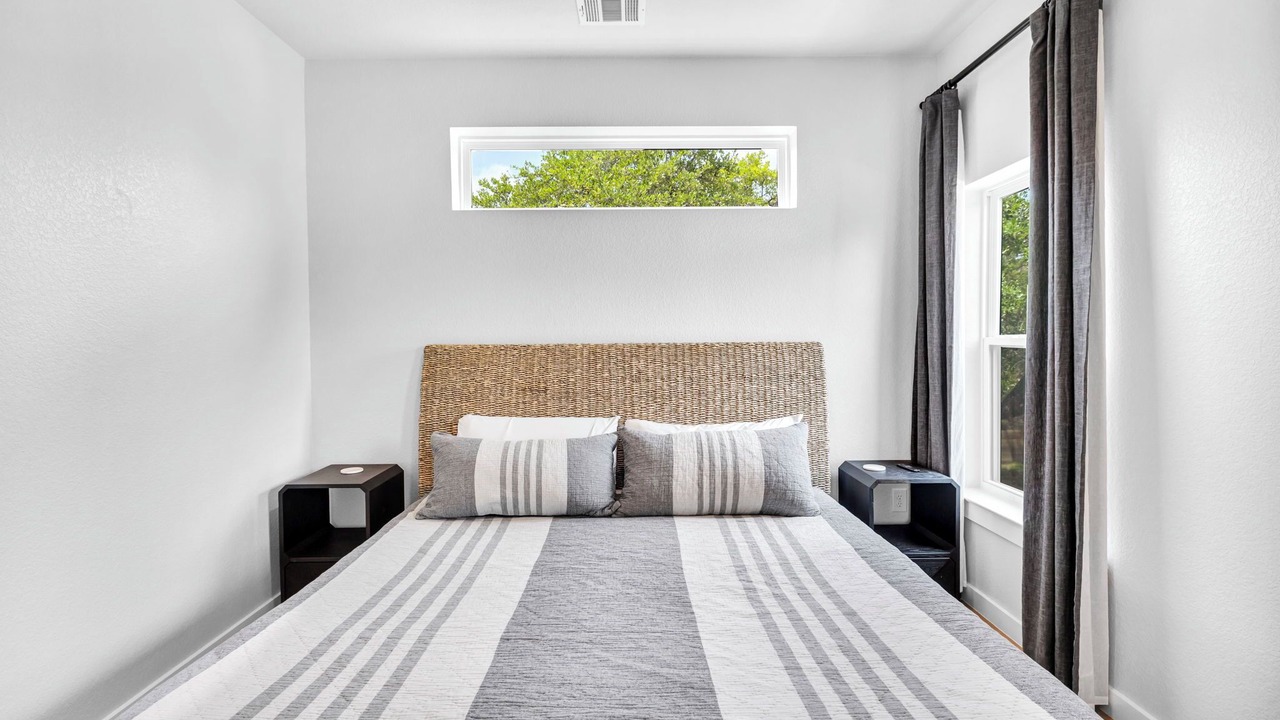 Photo of Bedroom in Point Venture