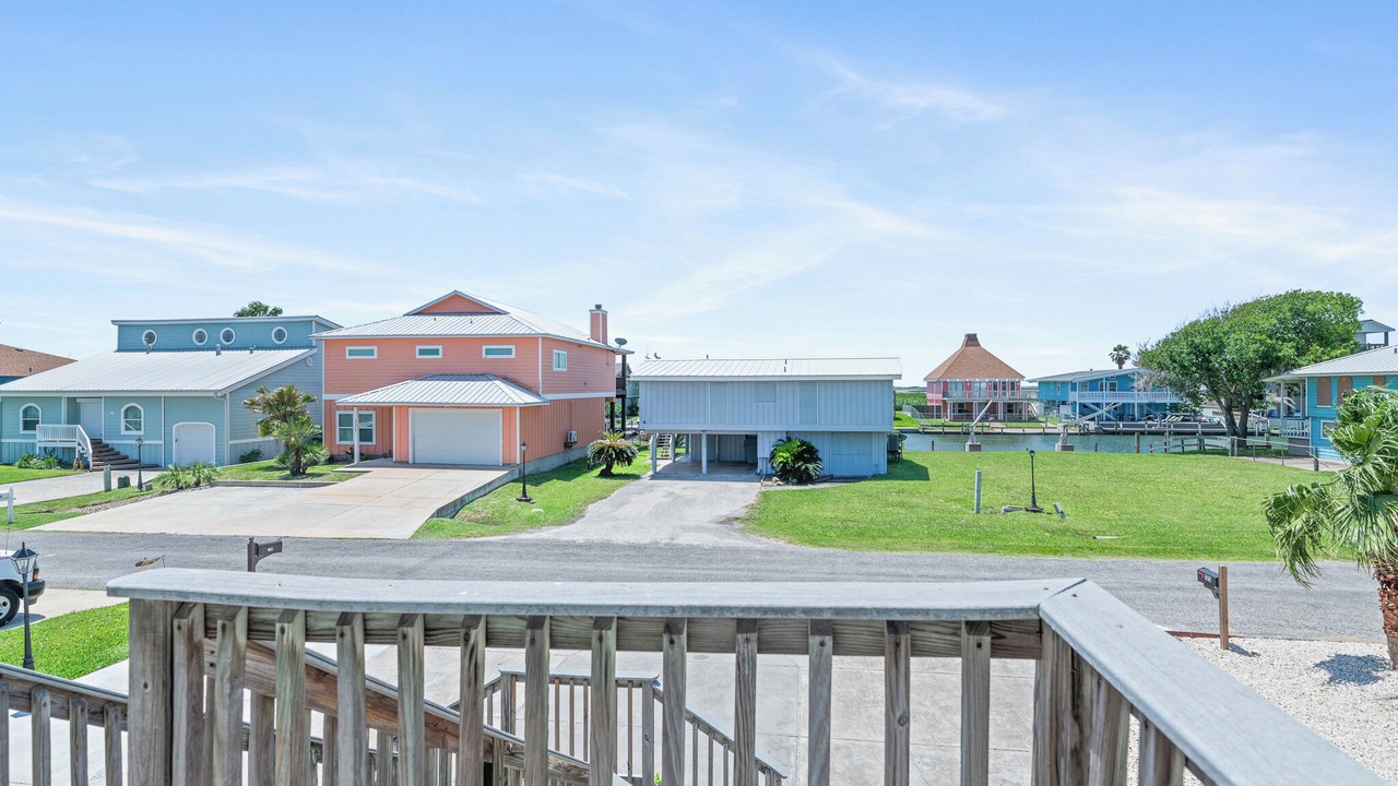 Photo of Outdoor in City-by-the Sea