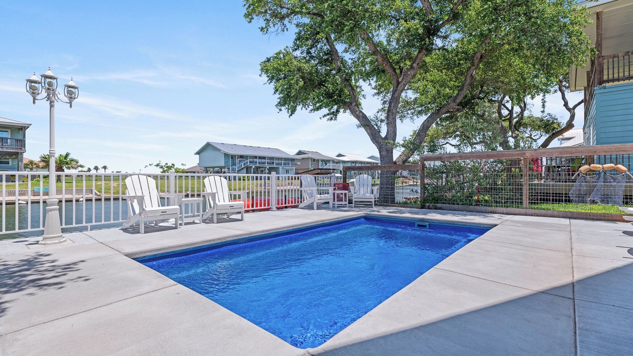 Photo of Outdoor in City-by-the Sea