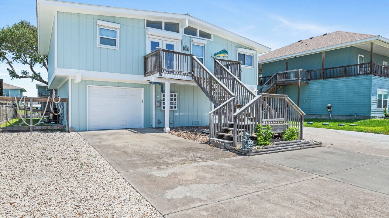 Photo of Outdoor in City-by-the Sea