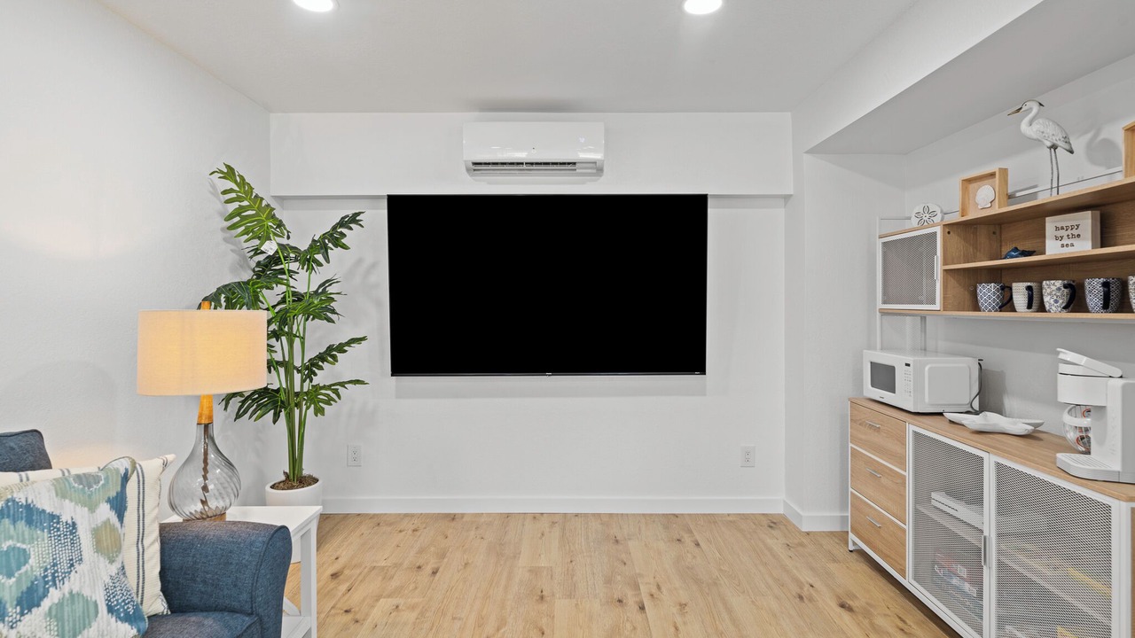 Photo of Livingroom in City-by-the Sea