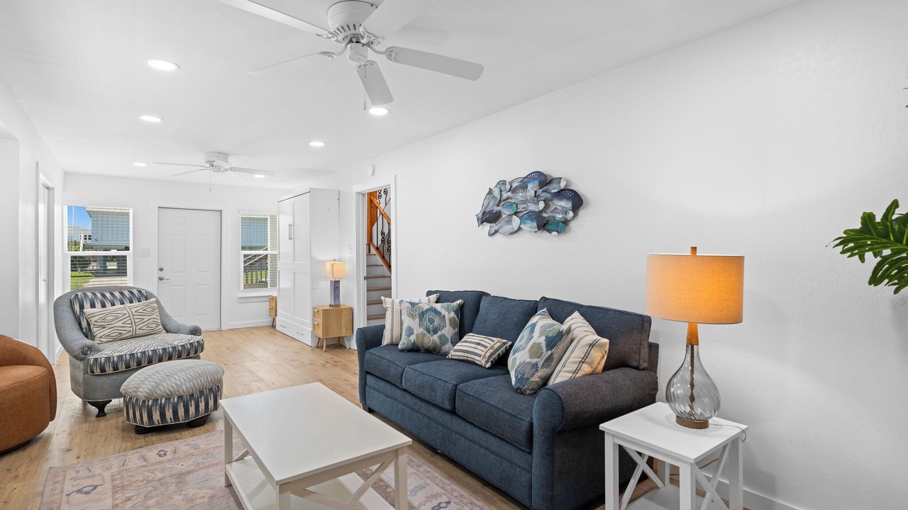 Photo of Livingroom in City-by-the Sea