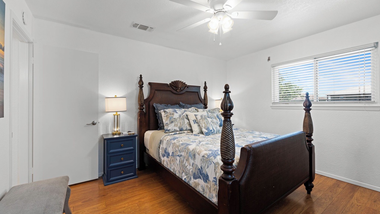 Photo of Bedroom in City-by-the Sea