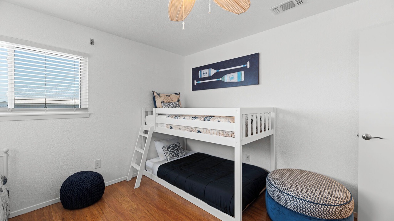 Photo of Bedroom in City-by-the Sea