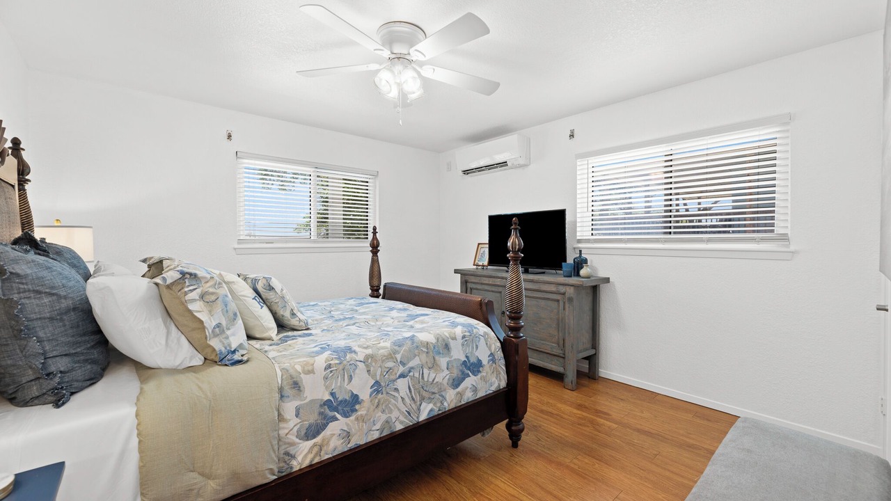 Photo of Bedroom in City-by-the Sea