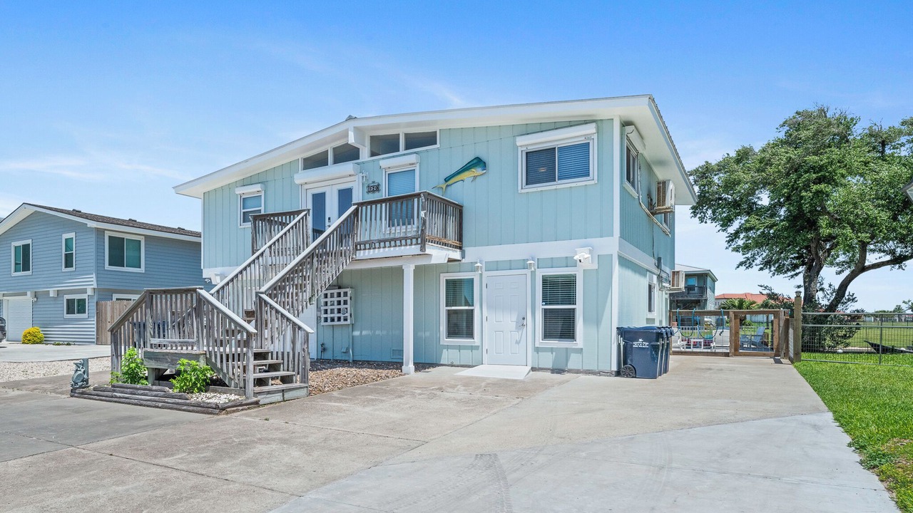 Photo of Outdoor in City-by-the Sea