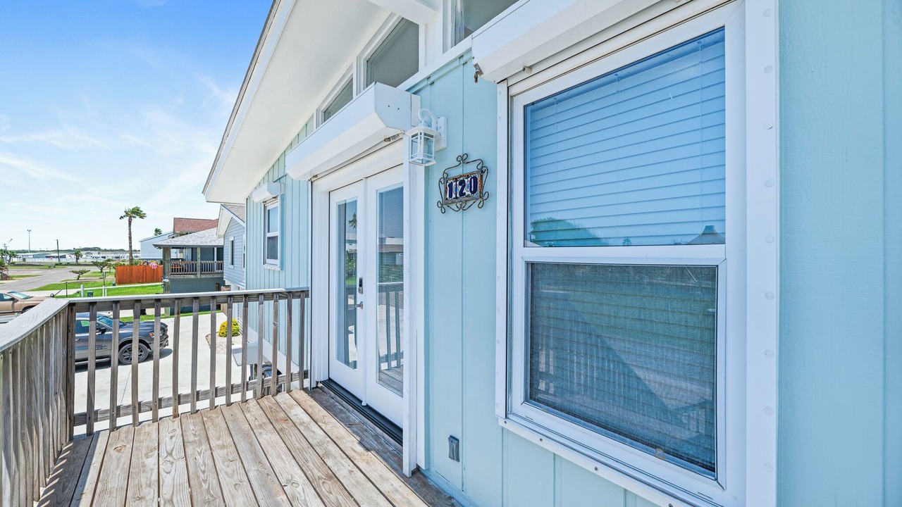 Photo of Outdoor in City-by-the Sea