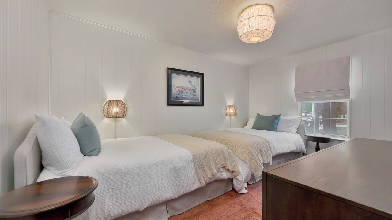 Photo of Bedroom in Roanoke