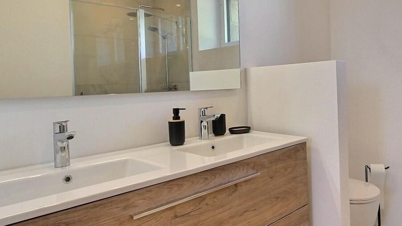 Photo of Bathroom in Tramain