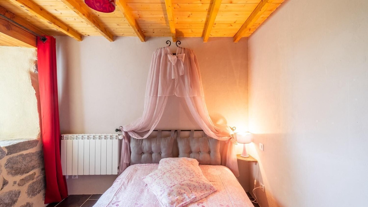 Photo of Bedroom in Villeneuve