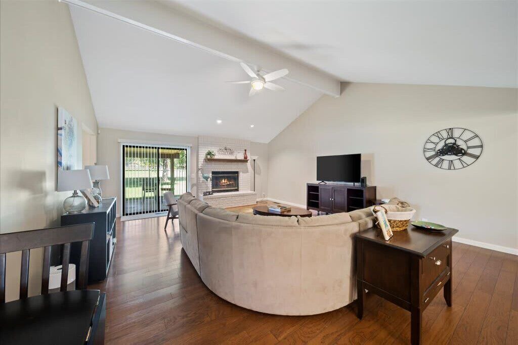 Photo of Livingroom in Broken Arrow