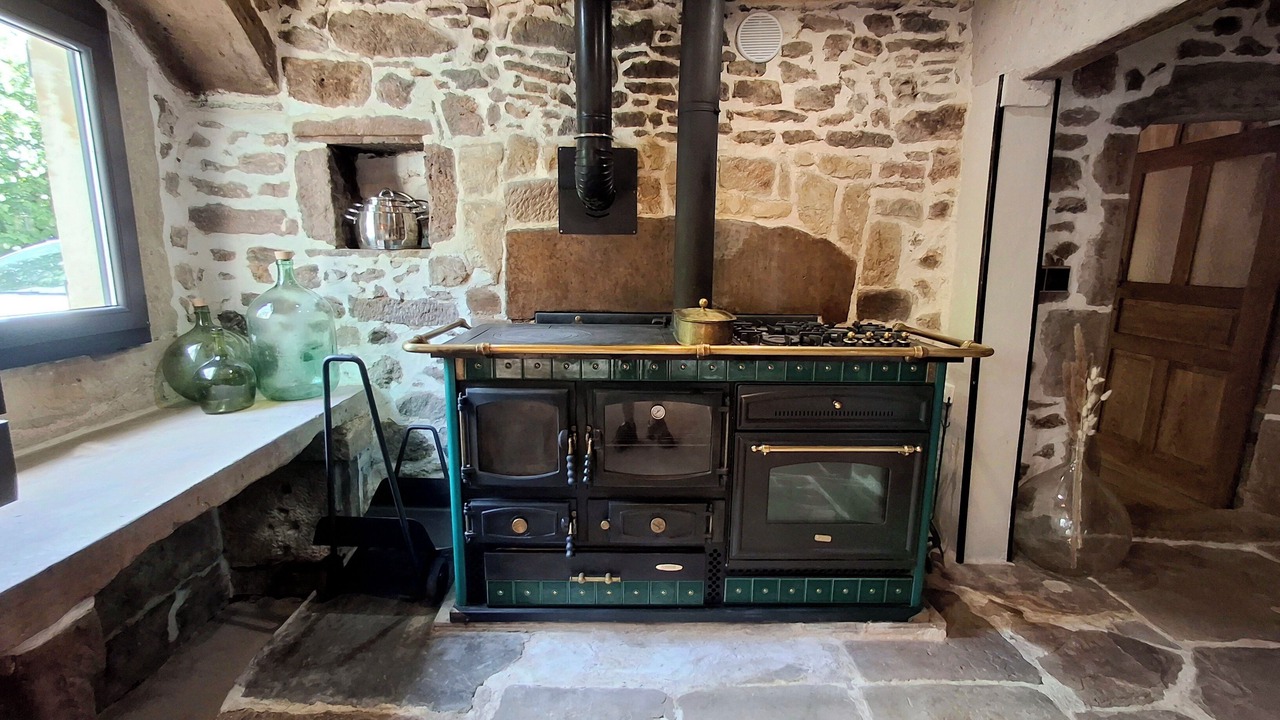 Photo of Kitchen in Ternuay-Melay-et-Saint-Hilaire
