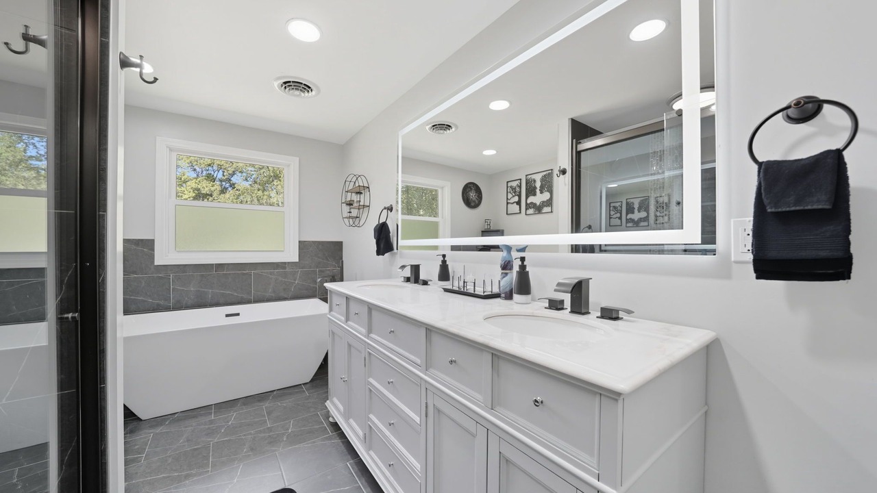 Photo of Bathroom in Crittenden