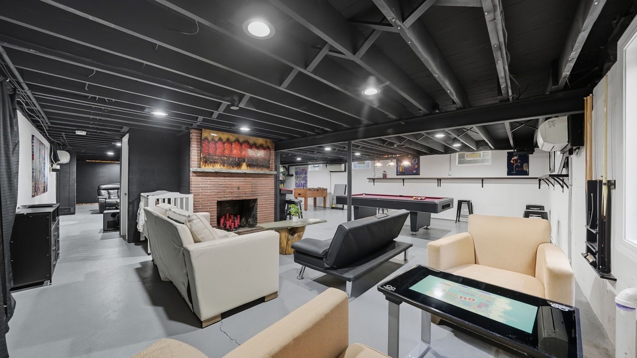 Photo of Bedroom in Crittenden