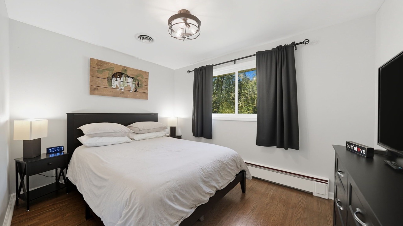 Photo of Bedroom in Crittenden