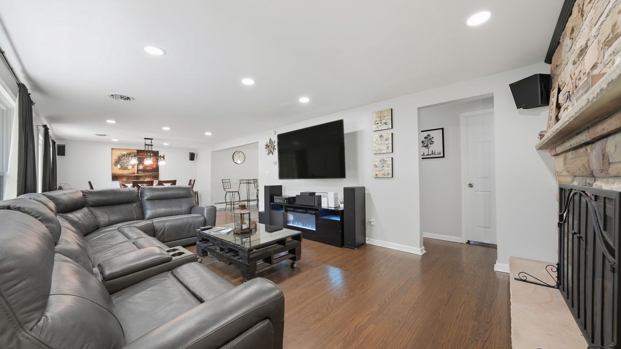 Photo of Livingroom in Crittenden