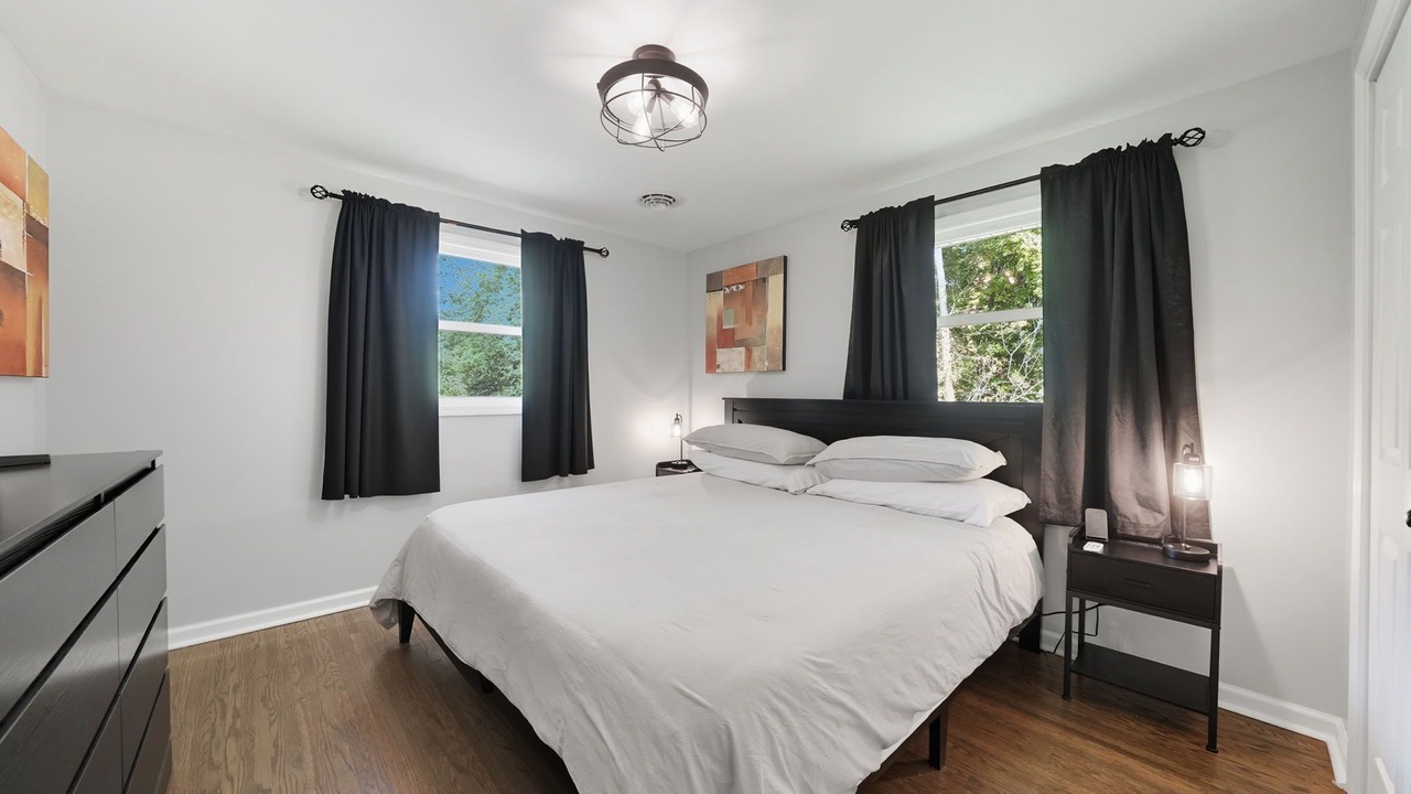 Photo of Bedroom in Crittenden