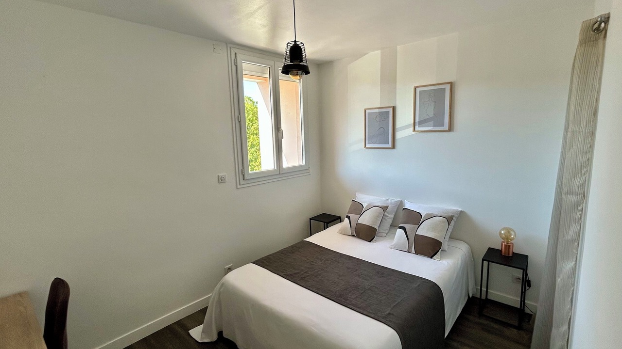 Photo of Bedroom in Quimper