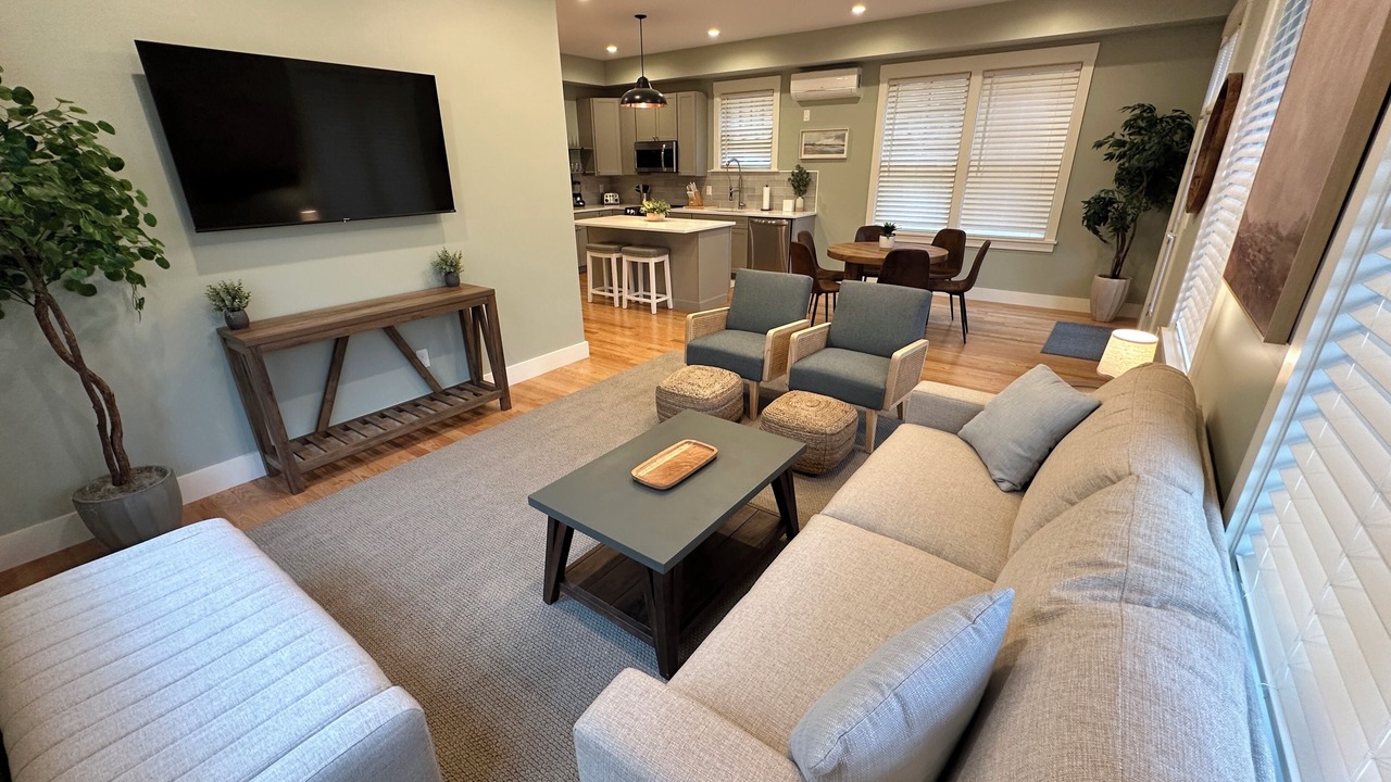 Photo of Bedroom in Off Broadway