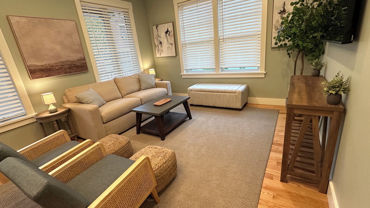 Photo of Livingroom in Off Broadway