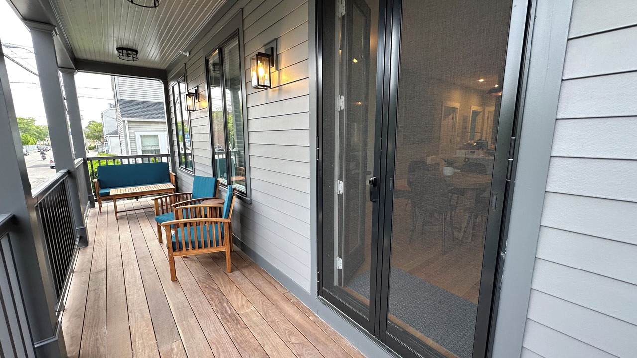 Photo of Outdoor in Off Broadway