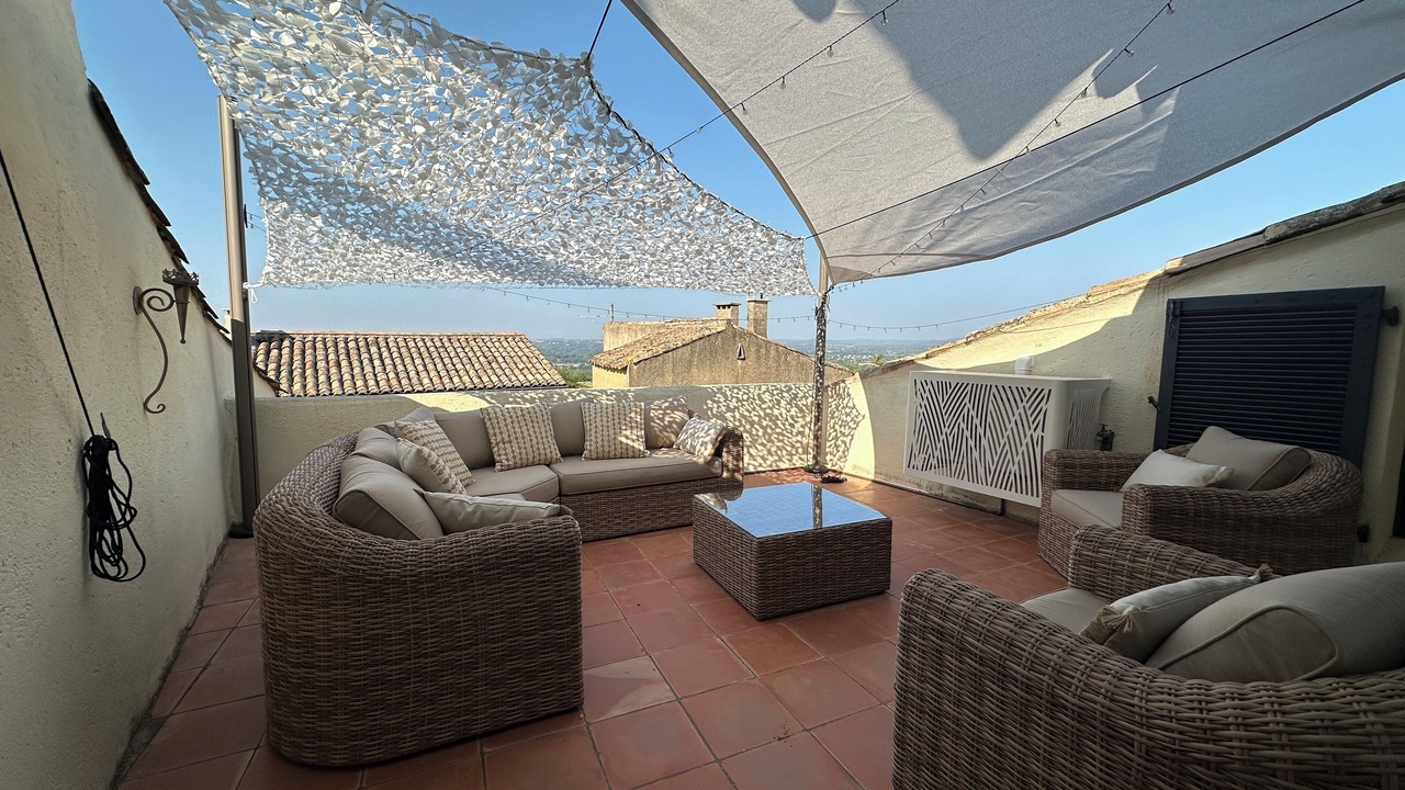 Photo of Livingroom in Saint-Victor-des-Oules