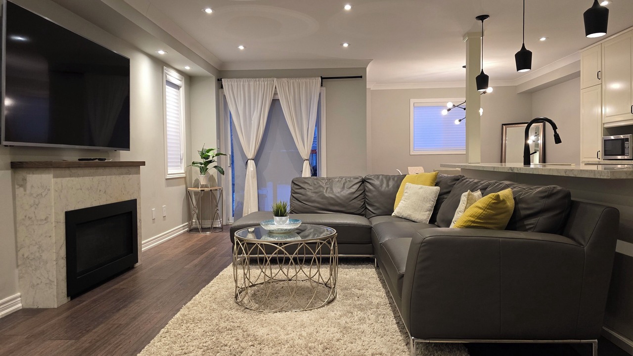 Photo of Livingroom in Elder Mills