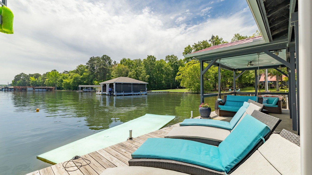 Photo of Outdoor in Old Bridge Point