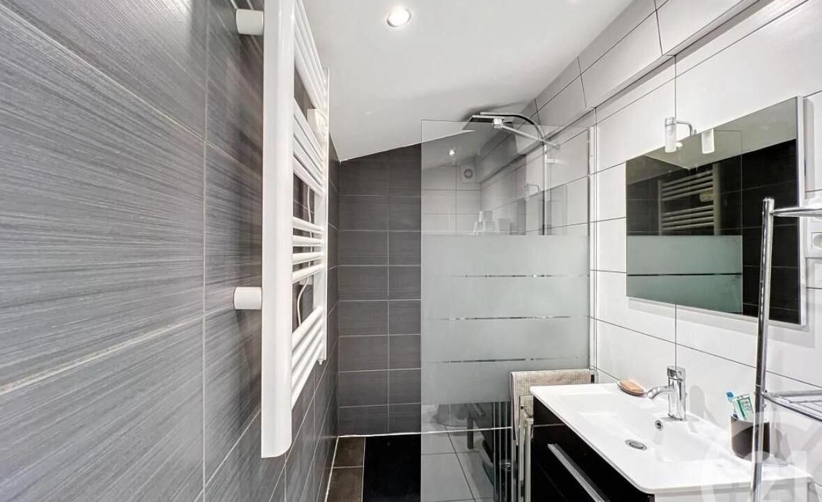 Photo of Bathroom in Cournon-dʼAuvergne