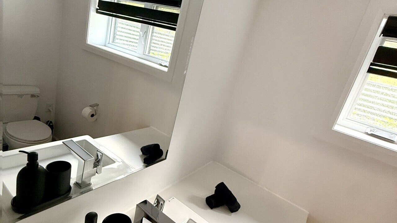 Photo of Bathroom in Saint-Damien-de-Buckland