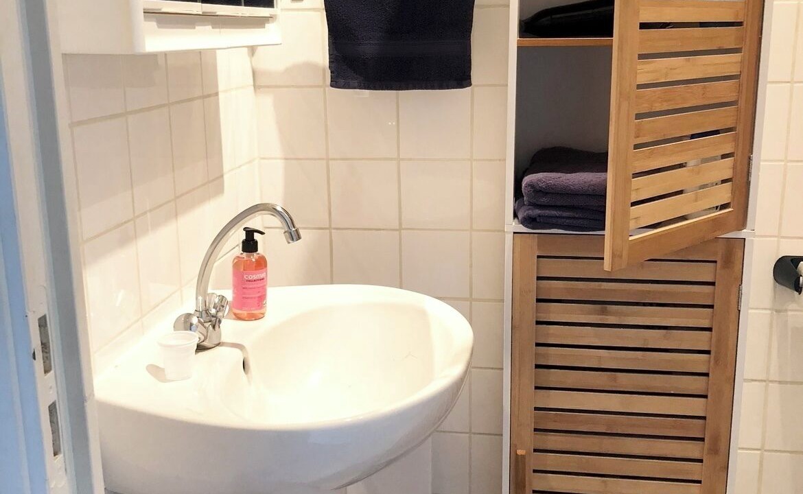 Photo of Bathroom in Anatole France Danton