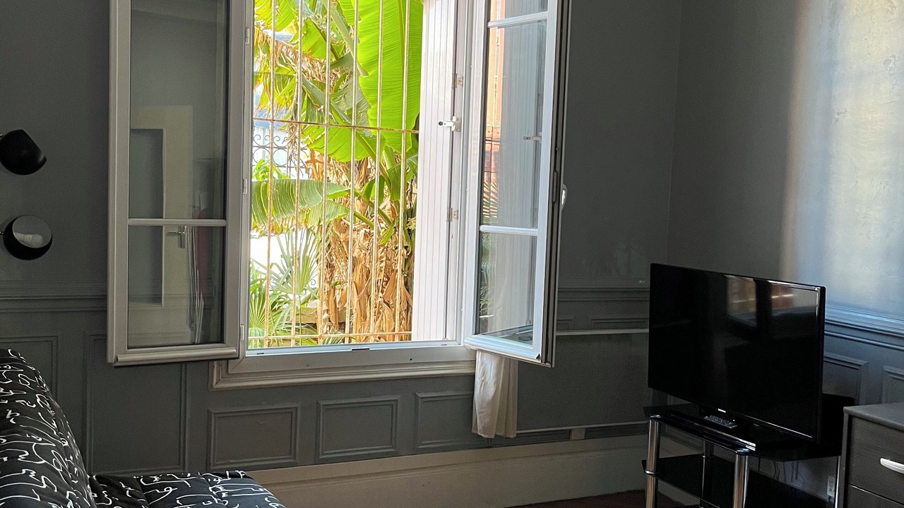 Photo of Livingroom in Anatole France Danton