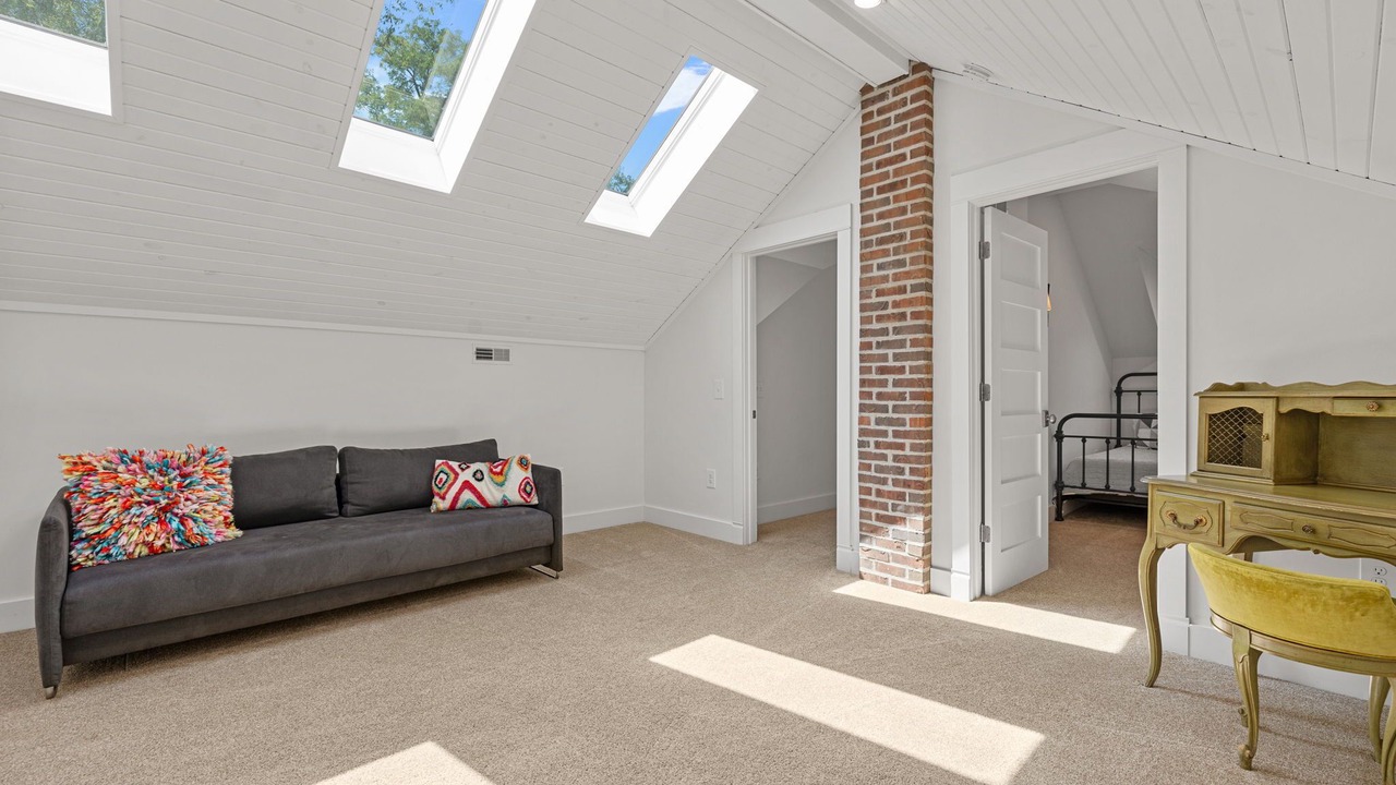 Photo of Livingroom in Shorewood-Tower Hills-Harbert