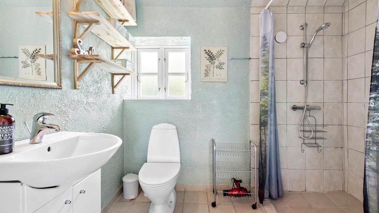 Photo of Bathroom in Karrebksminde
