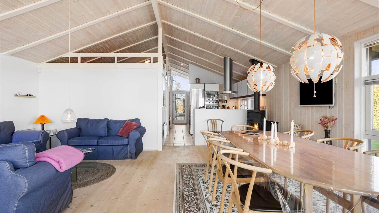 Photo of Others in Hov