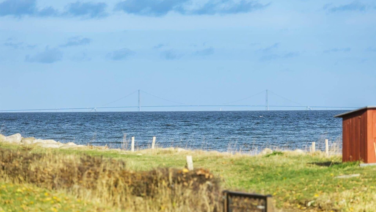 Photo of Others in Hov