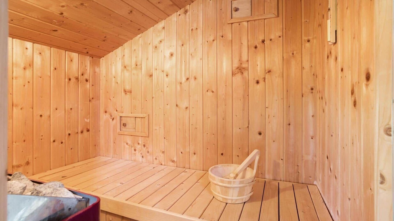 Photo of Others in Hov