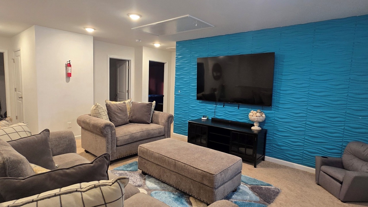 Photo of Livingroom in Locust Grove